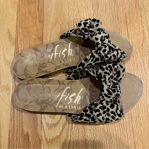 Blowfish Ginah Animal Print Bow Sandals | Size 6 - Picture 3 of 5